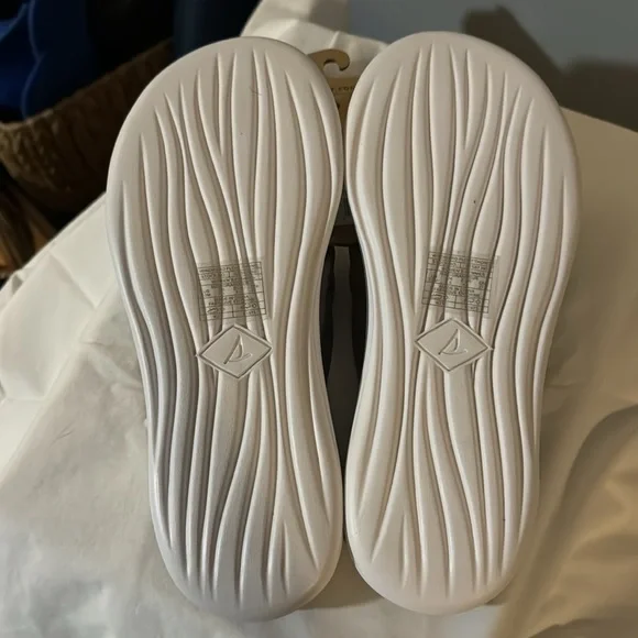 Brand New Sperry Flip Flops Women's Size 10 - Picture 3 of 4